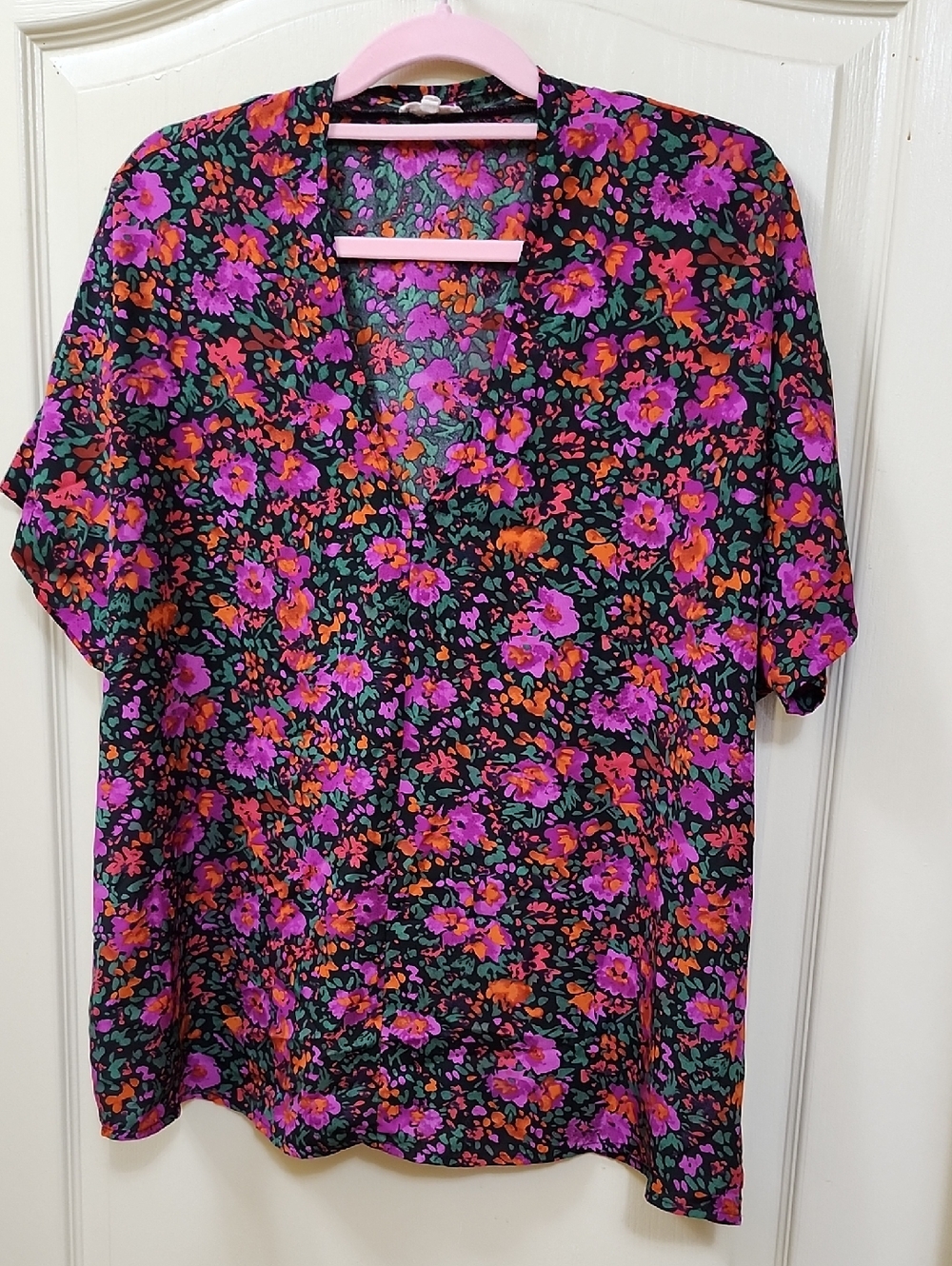 JODIFL FLOR V-NECK SHORT SLEEVE TUNIC BLOUSE